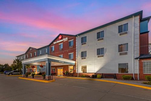 Clive Hotel | Best Western Plus Des Moines West Inn & Suites