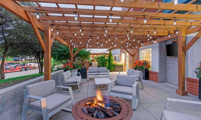 Clive Hotel | Best Western Plus Des Moines West Inn & Suites