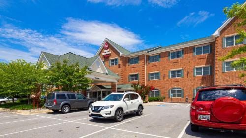 Easton Hotel | Best Western Plus Easton Inn & Suites