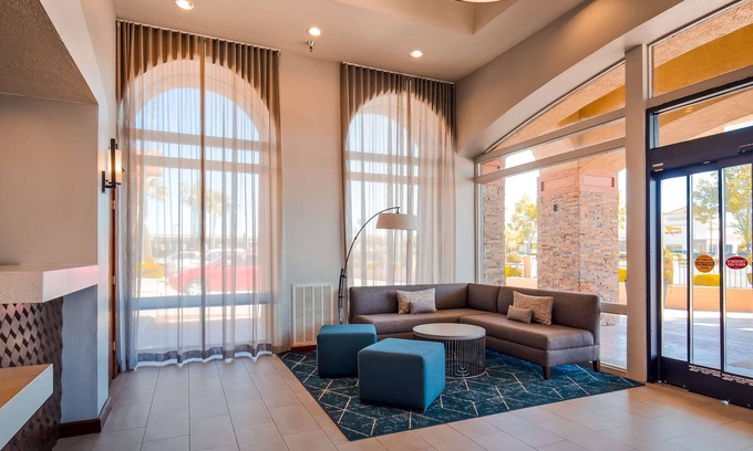 Manteca Hotel | Best Western Plus Executive Inn & Suites