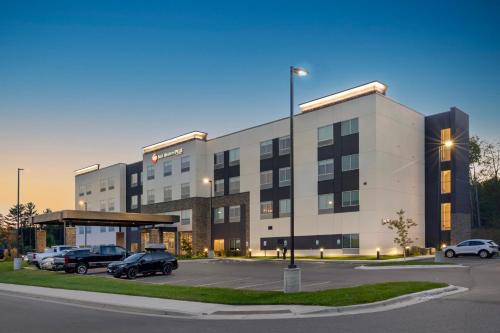 Grand Rapids Hotel | Best Western Plus Grand Rapids MN