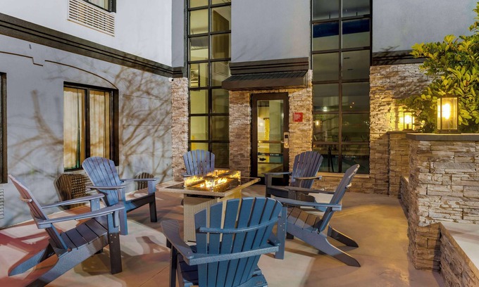 Greenwood Hotel | Best Western Plus Greenwood/Indy South Inn