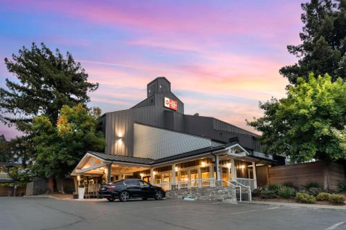 Napa Hotel | Best Western Plus Inn at the Vines