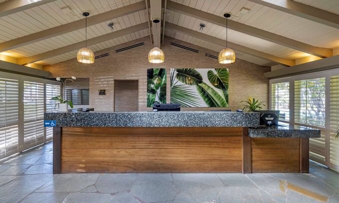 La Playa Hotel | Best Western Plus Island Palms Hotel & Marina