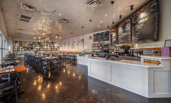 Downtown Hotel | Best Western Plus Palm Court Hotel