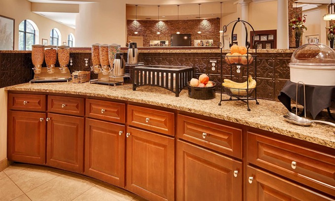 Wilmington Hotel | Best Western Plus Westgate Inn & Suites