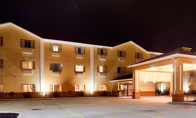 Harrison Hotel | Best Western Plus Whitewater Inn