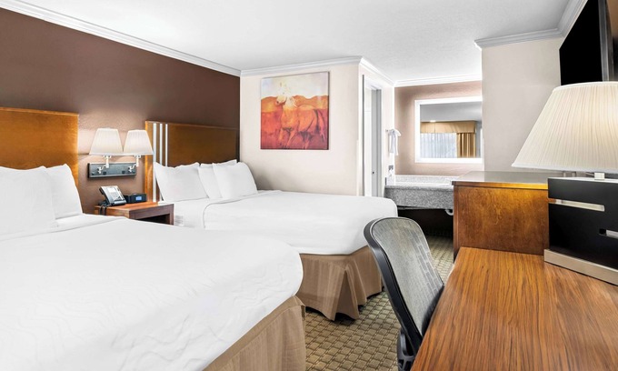 Lakeview Hotel | Best Western Skyline Motor Lodge