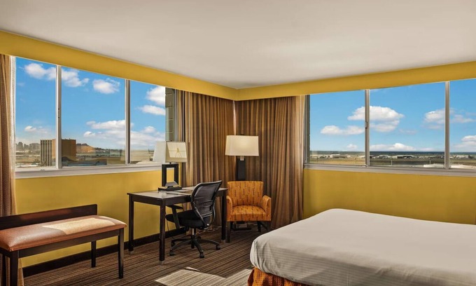 Western Honolulu Hotel | Best Western The Plaza | King Bed with City View | Free Breakfast and Shuttle
