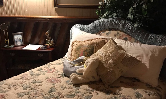 Bethlehem Cabin | Bethlehem’s Log Home! For Sale