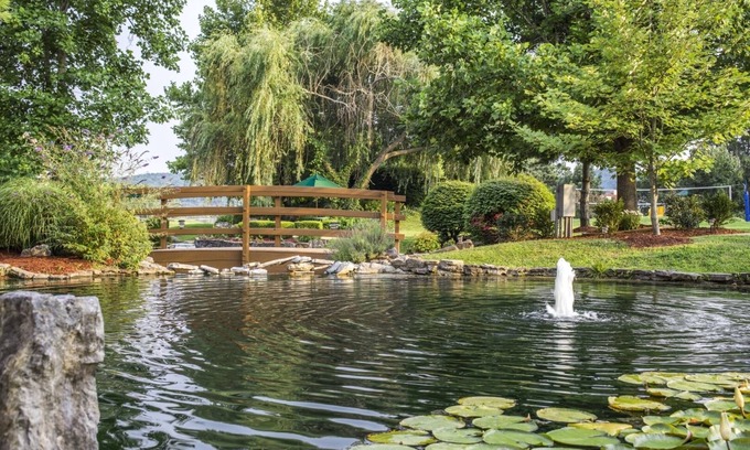 Table Rock Hotel | Better Choice for your Vacation! Pool, Kitchen, Close to New Shanghai Theatre