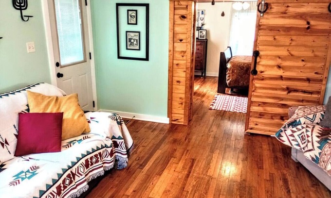 Calico Rock Cabin | Beula 1869 cabin in "The Land"