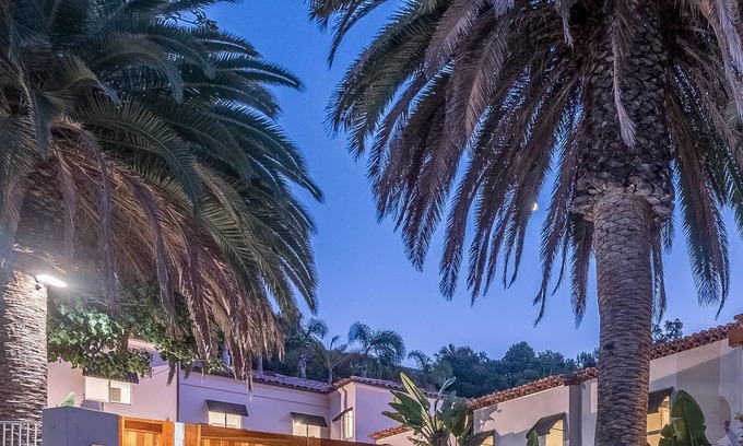 Beverly Hills House | Beverly Hills Mediterranean Estate Add Event's with Upgraded Package & Approval