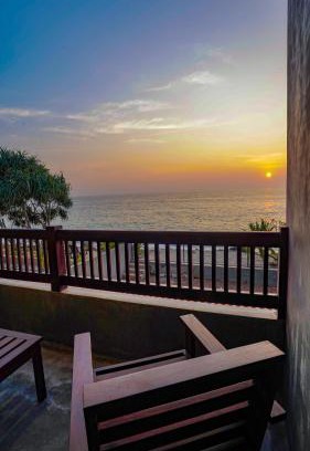 Hikkaduwa Hotel | Beyond The Sea By Ceylonese