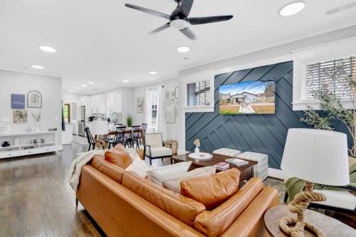 Norwood House | #BhamChic King Bed with Park View Near Top Golf Uptown BJCC Hoover Complex