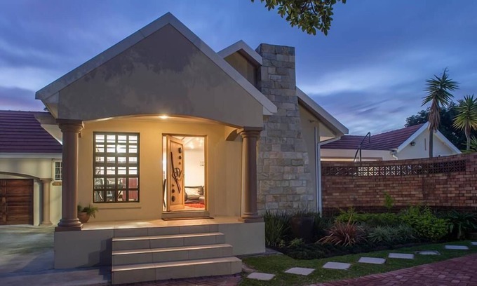 Port Elizabeth Bed & Breakfast | Bhotani Bed and Breakfast