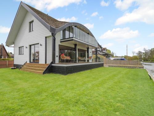 Wroxham House | Bide-A-Wee