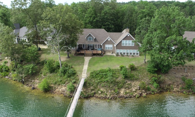 Double Springs House | Big Bear Lodge: 4 BR, 3.5 BA House in Double Springs, Sleeps 14