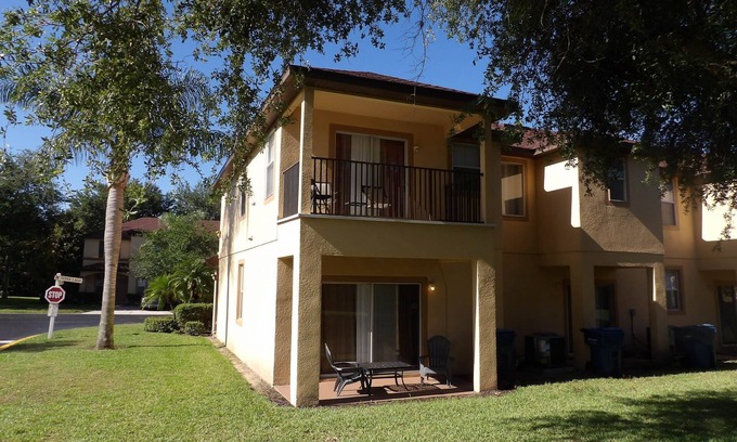 Wellington House | Big Beautiful 4 Bedroom in Regal Palms Resort