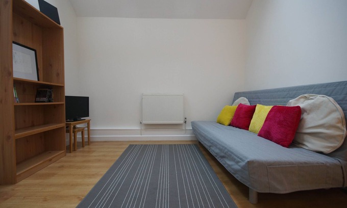 Finsbury Park Apartment | Big bright flat for 4-6 people with good links to around the city