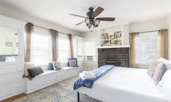 Glen Iris House | BiG Discounts at Charming Historic 4BR Home in the Heart of BHM