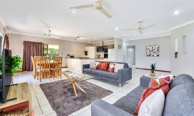 Rosebery House | Big Family Home | Outdoor Entertaining & BBQ