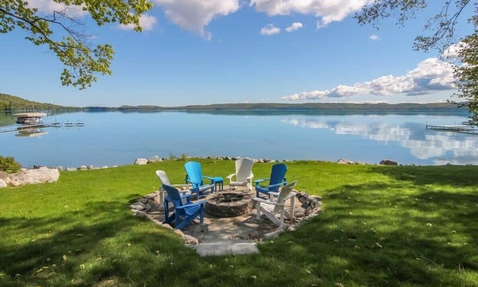 Glen Arbor House | Big Glen Lakefront in Glen Arbor with Hot Tub!