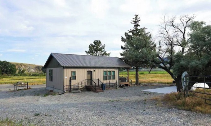 Glen House | Big Hole River Property- Lure House