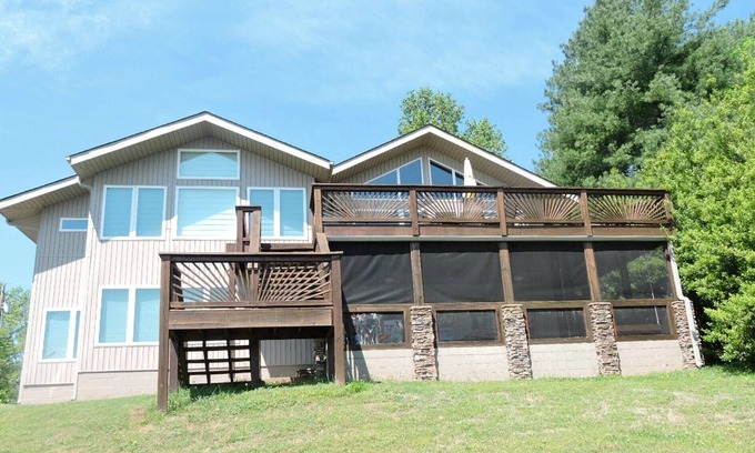 Winchester House | Big Lake Views Tims Ford Lake! Lots of space and great for family get togethers