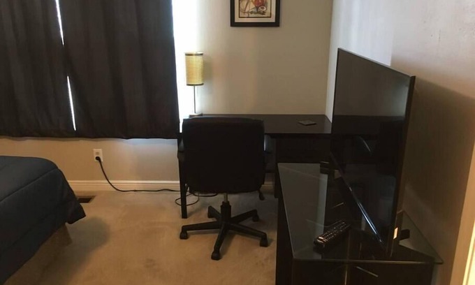 Indianapolis House | Big Master Suite * All-Inclusive * Lots of Storage