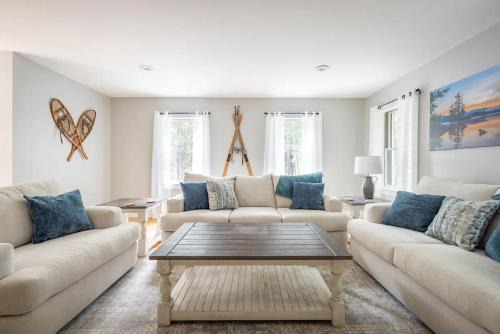 Elkins House | Big Red Cottage near Sunapee and New London