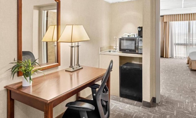 Billings House | Big Sky Adventure! 4 Spacious Units, Free Breakfast, Minutes to Riverfront Park