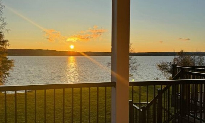 Saint David Cabin | Big Sky Lodge Sunset Suite. Luxury Lodging on Long Lake Saint David Maine