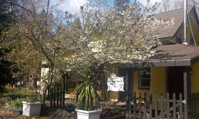 Happy Camp Cabin | Bigfoot RV & Cabins Park