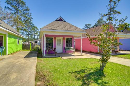 Biloxi House | Biloxi Resort Cottage with Pool and Lake Access!