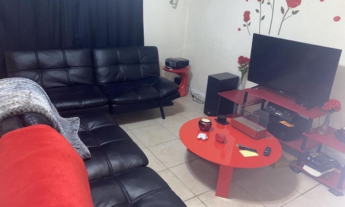 North Las Vegas House | Birdys Nest