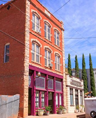 Bisbee Apartment | Bisbee Brownstone Suites