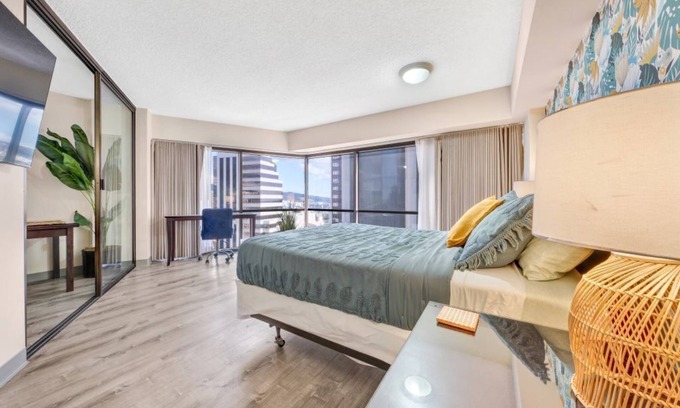 Downtown Honolulu Condo | Bishop Suites @ Executive Centre, Mountain View Suite #3609, Downtown Honolulu