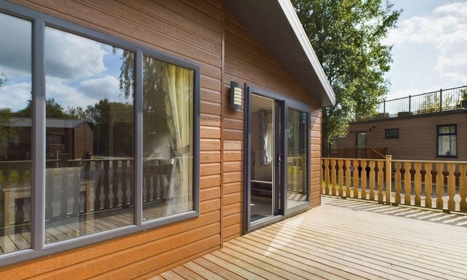 Tewitfield House | Bittern Lodge: 3BD Retreat in South Lakeland Park