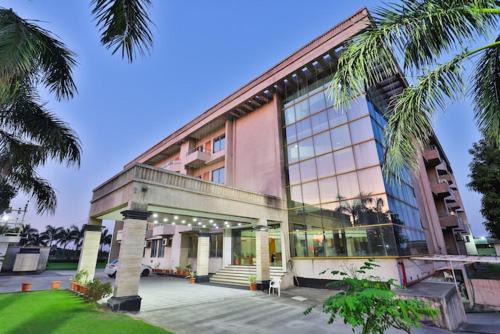 Bharuch Hotel | Biznotel by Pride Bharuch