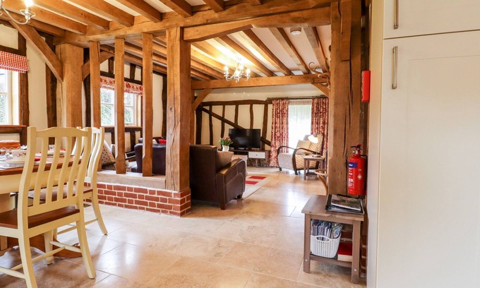 Etchinghill Cottage | Blackbird Cottage