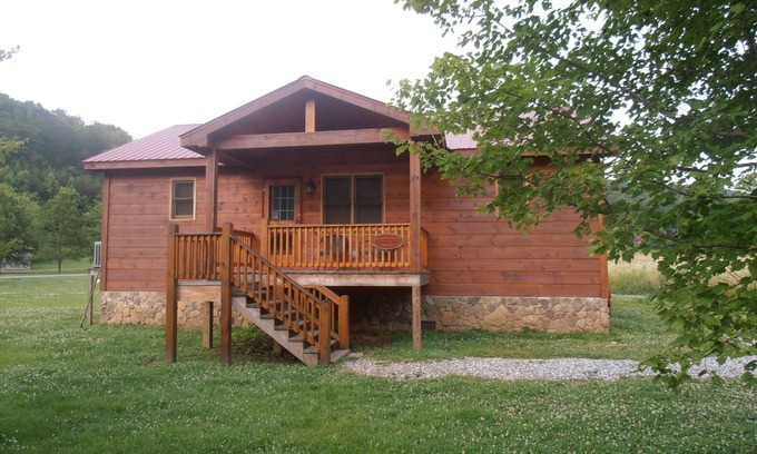 Blairsville Cabin | Blairsville,Ga cabin near all popular Georgia mountains activities on Hwy. 348