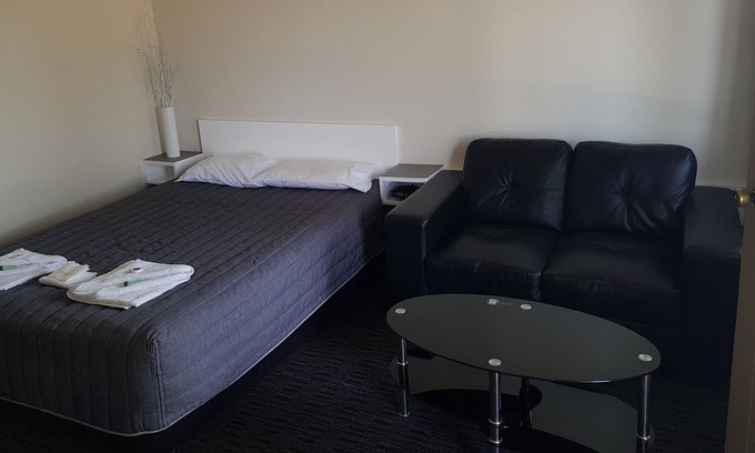 Blayney Hotel | Blayney Goldfields Motor Inn