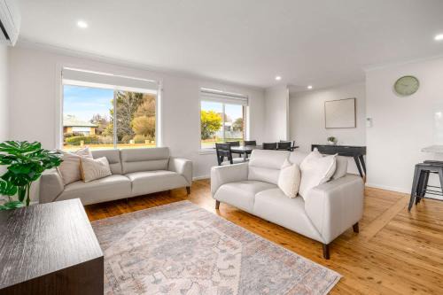 Blayney House | Blissful Blayney Home - Comfy Cosy and Sleeps 6