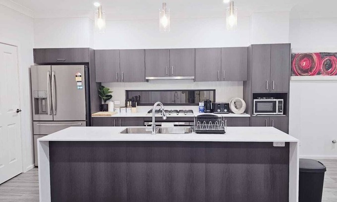 Marsden Park House | Blissful Modern 5 BR Lux Style Family House