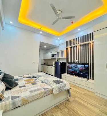 Greater Noida Bed & Breakfast | Blooming BNB