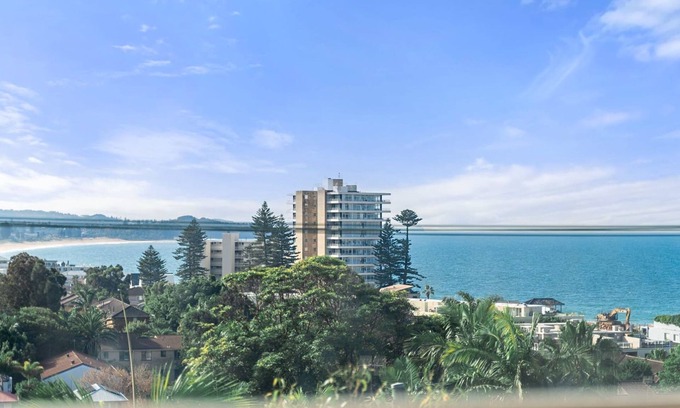 Collaroy Beach House | Blu Ocean Views - 250m to Collaroy Beach