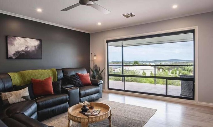 Lake Wangary House | Blue Bay Ridge - it doesn’t come better than this