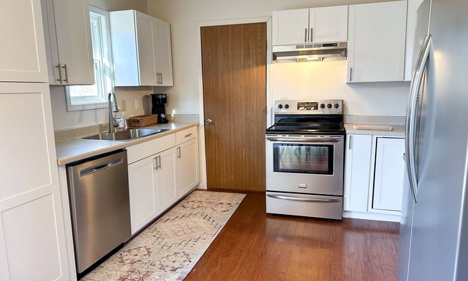 St. Robert House | Blue bird inn-mins from FLW