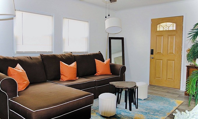 Columbus House | Blue House Near OSU and Downtown